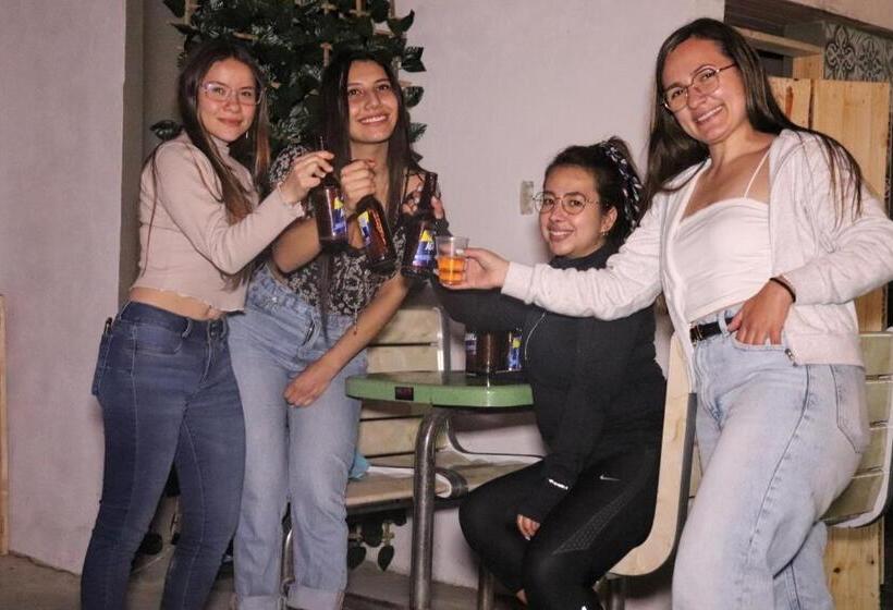 膳宿费 Solarte Hostel