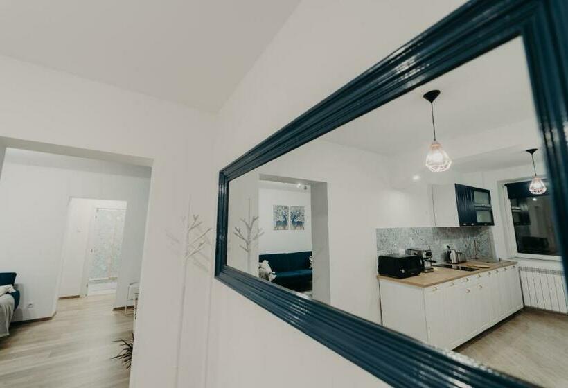 Apartamentul Albastru