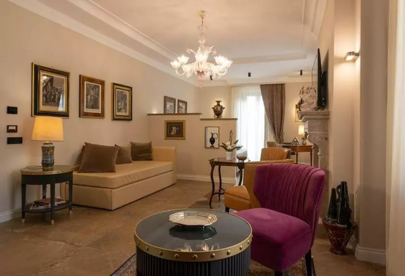 Aamiaismajoitus (B&B) Domus Clelia Paestum Antica Luxury Rooms