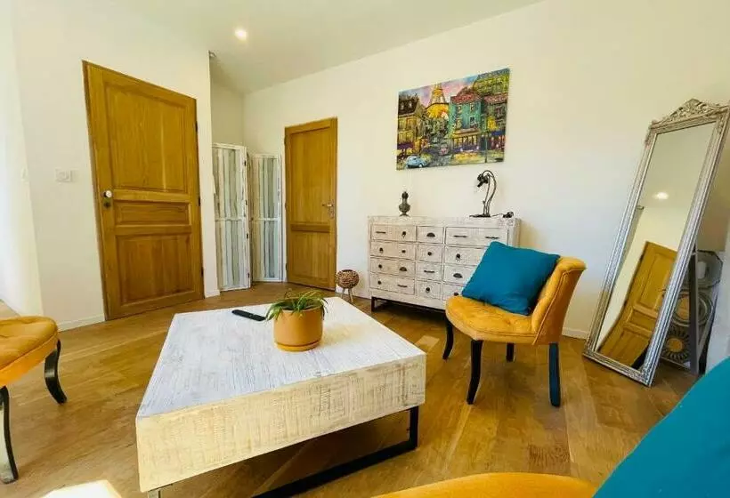 ベッドアンドブレックファースト The Ronsardienne Suite In A Charming Mansion At The Gates Of Tours