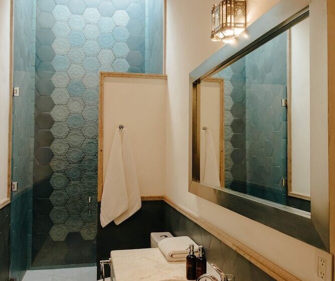 هتل Hacienda Los Arcangeles