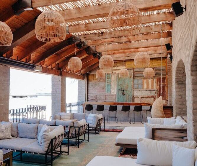 هتل Hacienda Los Arcangeles