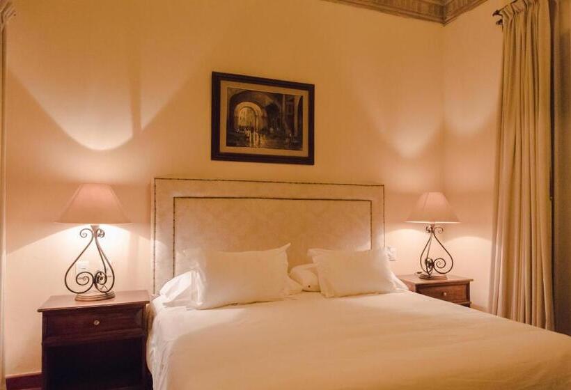 هتل Hacienda Los Arcangeles