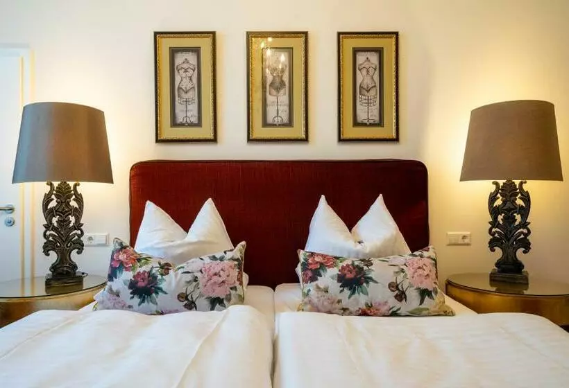 Hotelli Villa Am Stadthafen