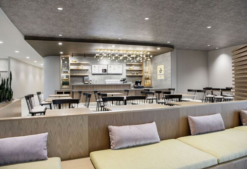 فندق Wyndham Garden Winnipeg Airport