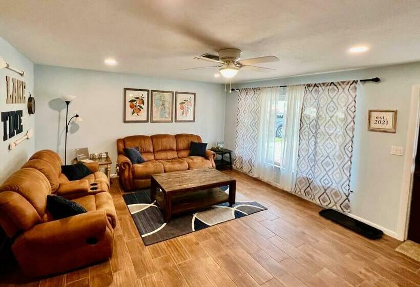 Lake Vibe Hangout “on Lake Time” Lake Placid Fl, Lake Huntley