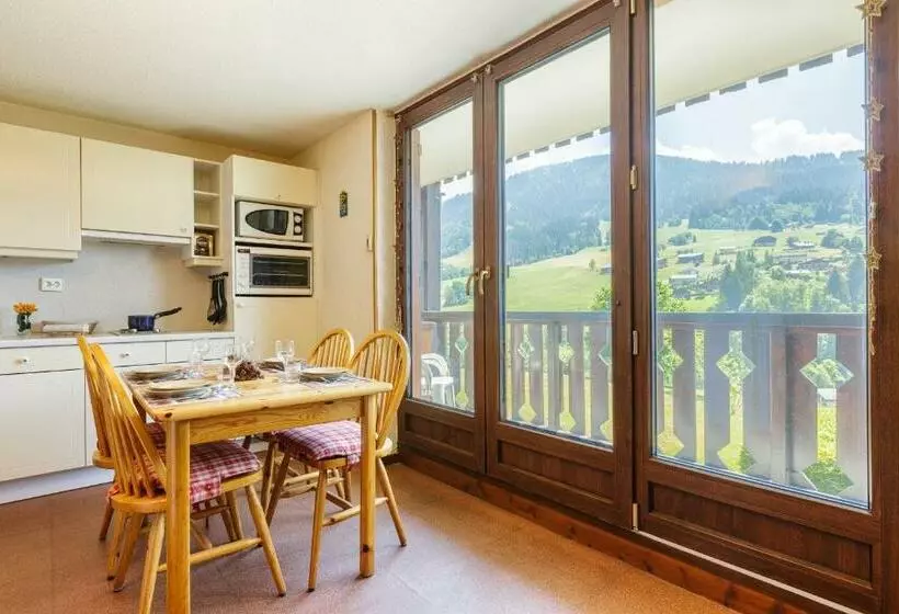 View Sur Arly E10   Happy Rentals