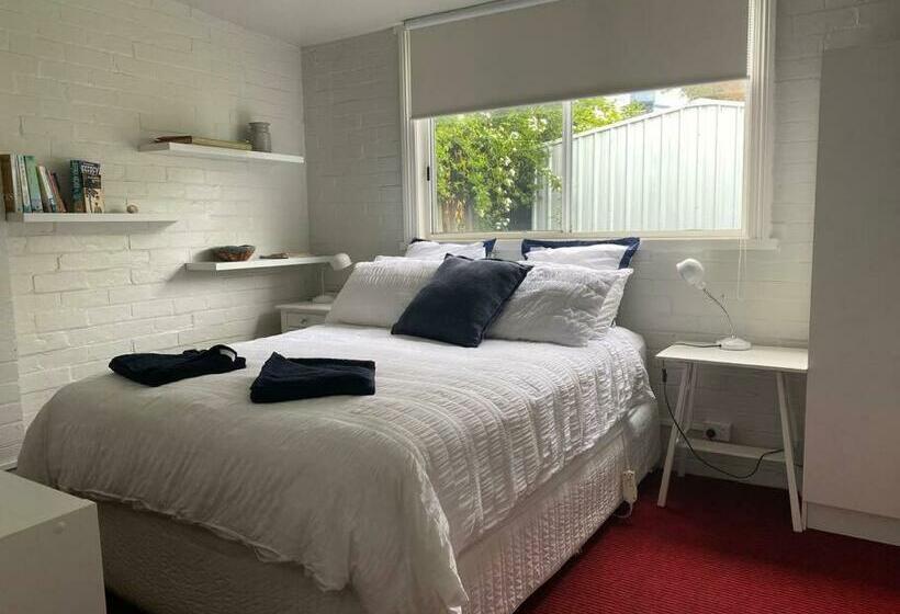 The Retreat On The Esplanade At Hawley Beach