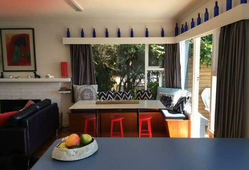 The Retreat On The Esplanade At Hawley Beach