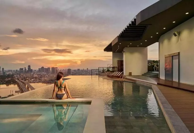 ホテル The Peninsula Phnom Penh