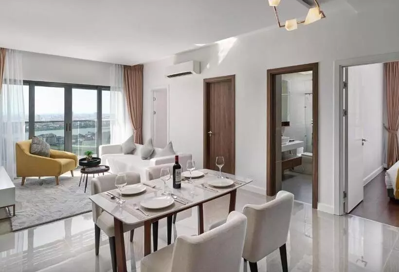 ホテル The Peninsula Phnom Penh