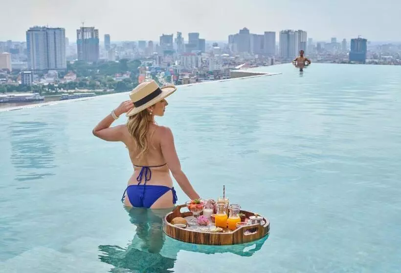 ホテル The Peninsula Phnom Penh