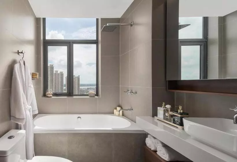 ホテル The Peninsula Phnom Penh