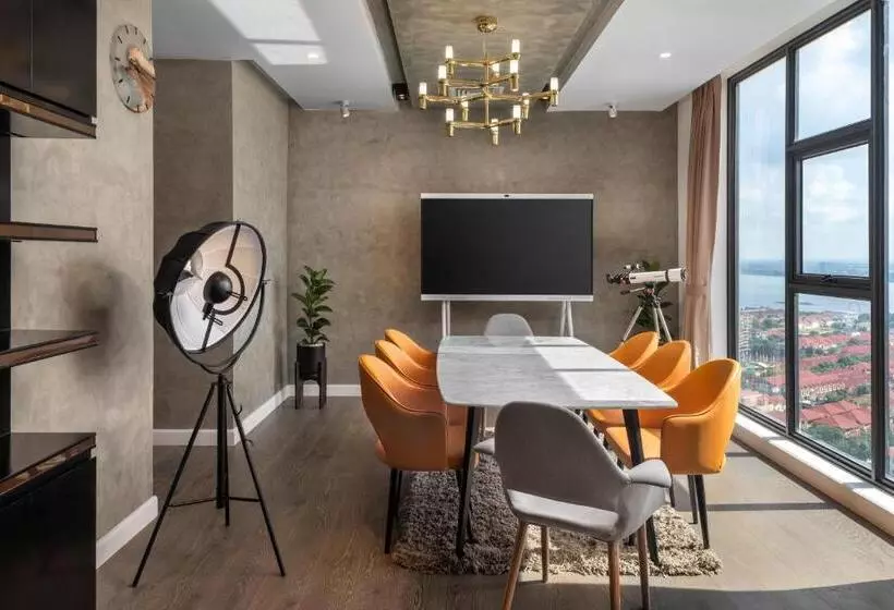 ホテル The Peninsula Phnom Penh