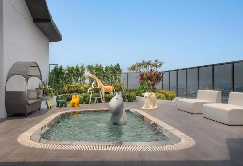 ホテル The Peninsula Phnom Penh