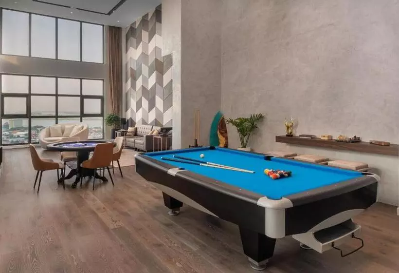 ホテル The Peninsula Phnom Penh