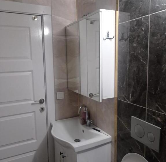 Krali̇yet Konaklari