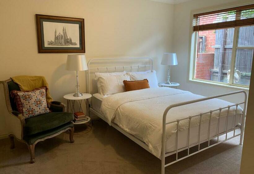 Luxury Inner City Townhouse