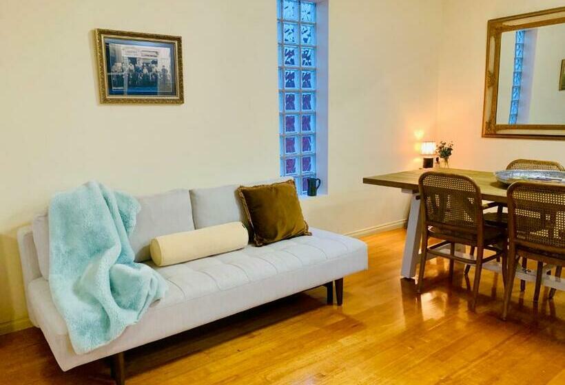 Luxury Inner City Townhouse