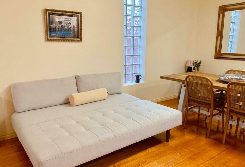 Luxury Inner City Townhouse