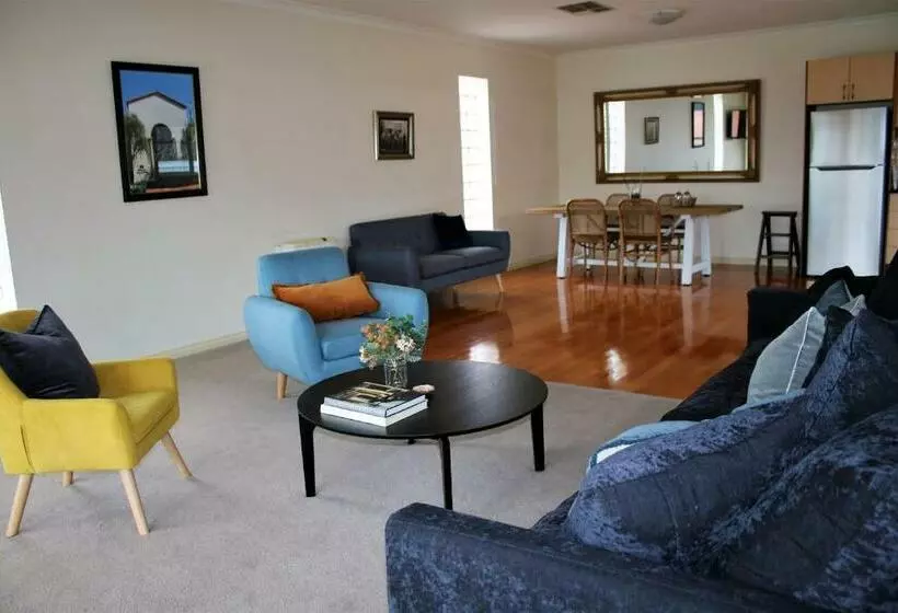 Luxury Inner City Townhouse