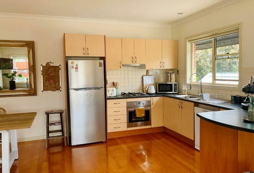 Luxury Inner City Townhouse