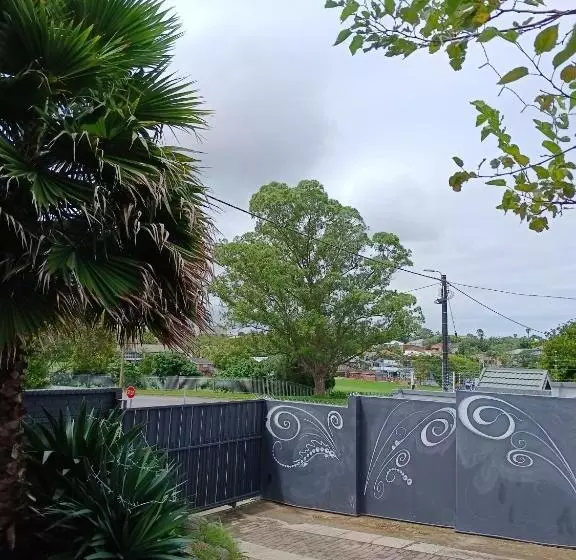 Majatalo 33 On Smuts Selborne