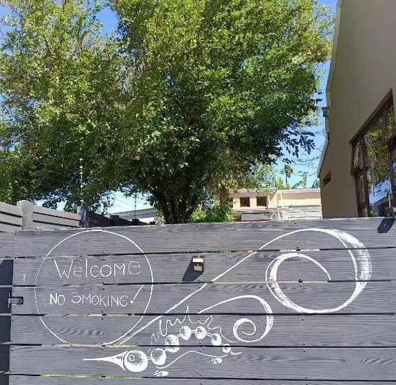 Majatalo 33 On Smuts Selborne