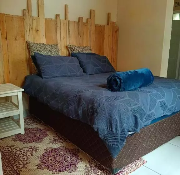 Majatalo 33 On Smuts Selborne