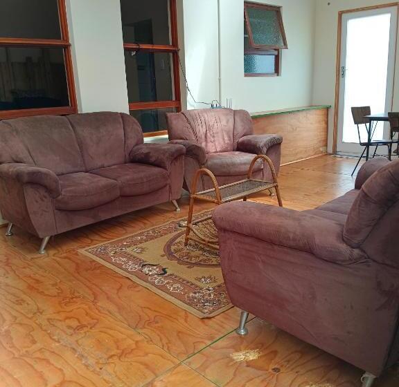 פנסיון 33 On Smuts Selborne