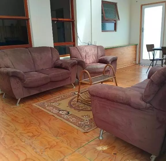 Majatalo 33 On Smuts Selborne