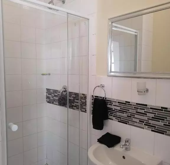 Majatalo 33 On Smuts Selborne