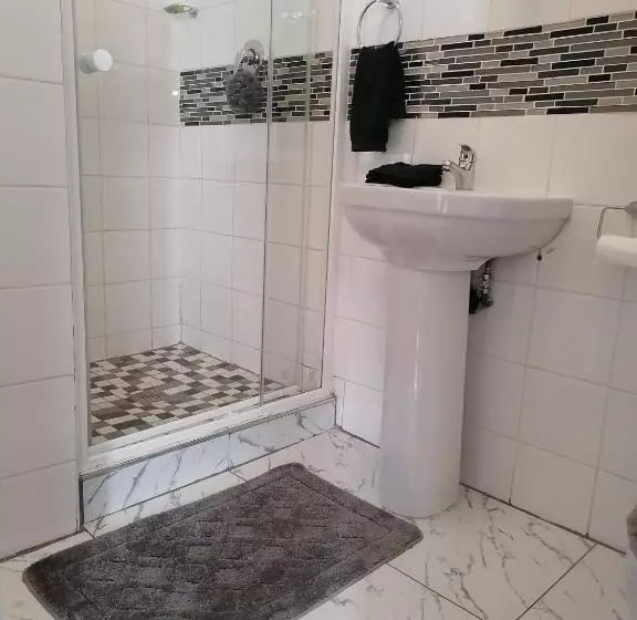 Majatalo 33 On Smuts Selborne