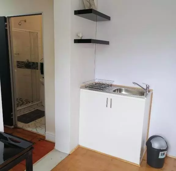 Majatalo 33 On Smuts Selborne