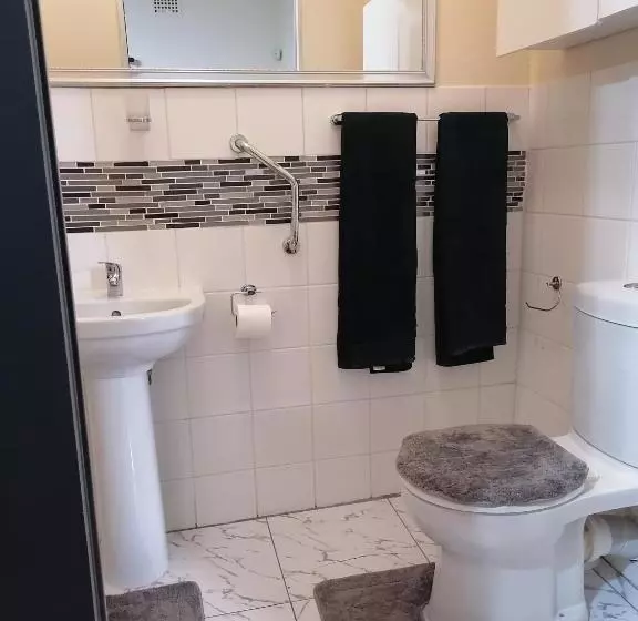 Majatalo 33 On Smuts Selborne