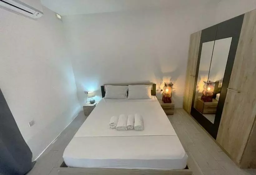 پانسیون City Center Properties Modern & Bright Room With Ac And Ensuite Bathroom Room 2
