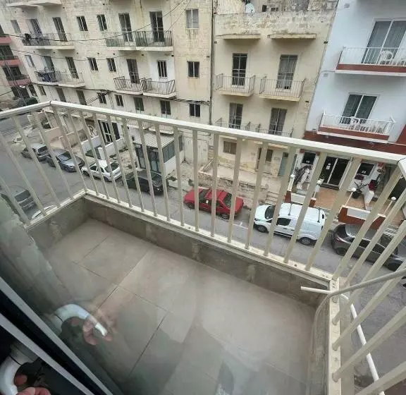 پانسیون City Center Properties Modern & Bright Room With Ac And Ensuite Bathroom Room 2