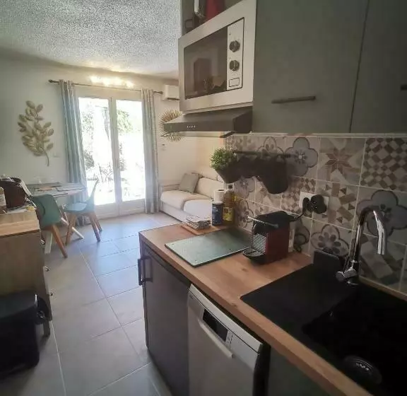 La Terrasse Ensoleillée De Sausset : Le Citronnier