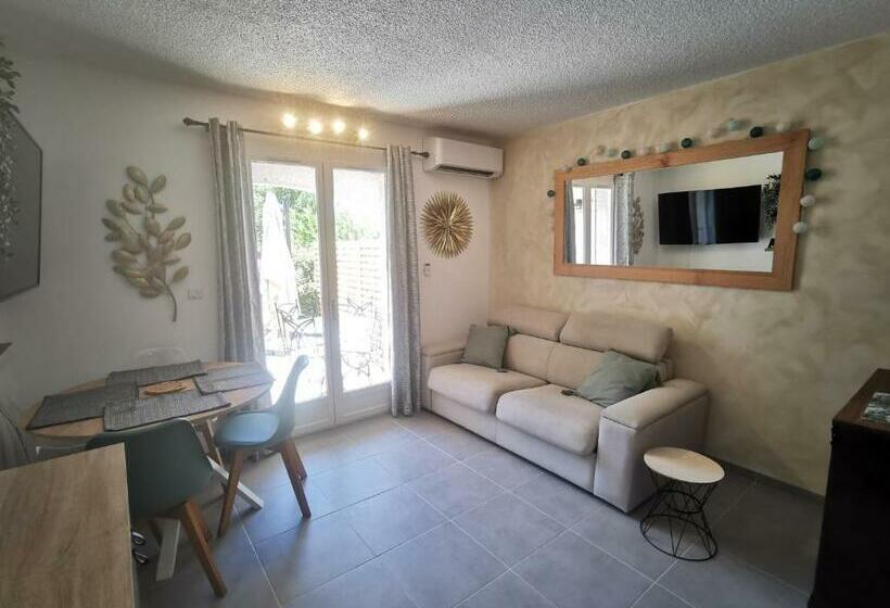 La Terrasse Ensoleillée De Sausset : Le Citronnier