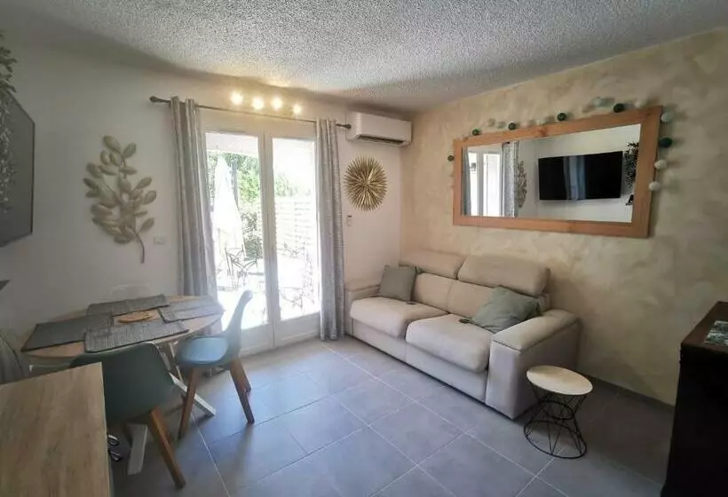 La Terrasse Ensoleillée De Sausset : Le Citronnier