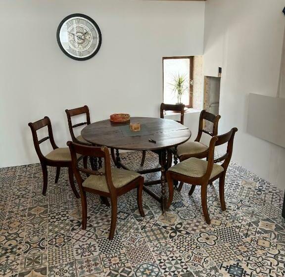 Пансион Luxury Guest House In The Centre Of Argeles Gazost