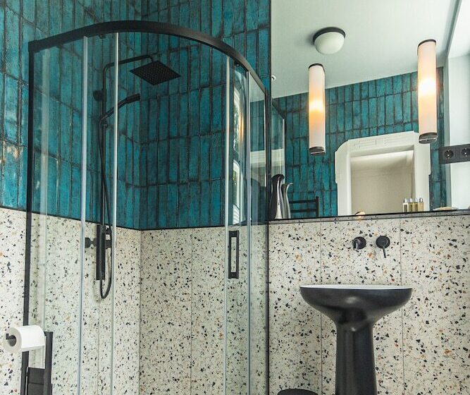 פנסיון Villa Chez Les Amis   Adults Only