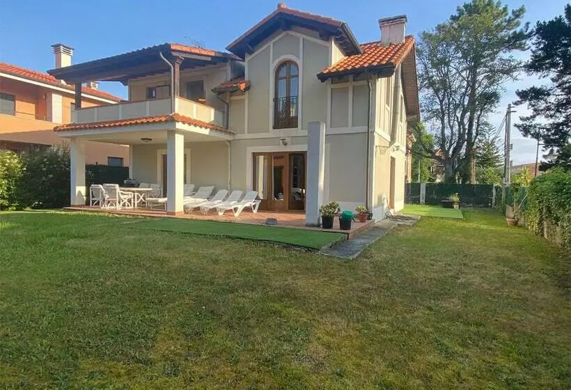 Villa Carrera