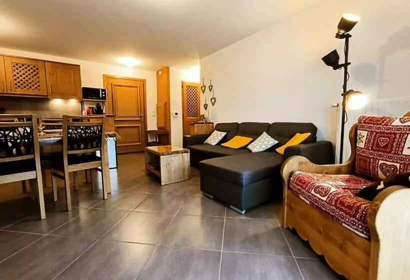 Appartement Cosy Avec Terrasse Et Parking Privé, Centre Village à 2 Pas Et Arrêt Ski Bus Proche   Fr