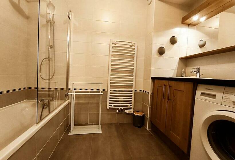 Appartement Cosy Avec Terrasse Et Parking Privé, Centre Village à 2 Pas Et Arrêt Ski Bus Proche Fr