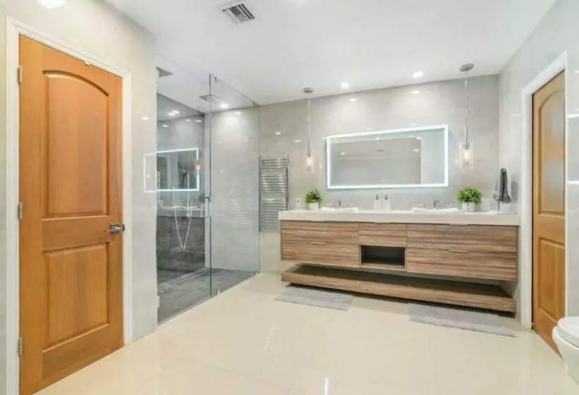 Oasis With Pool Spa Games 5br L21