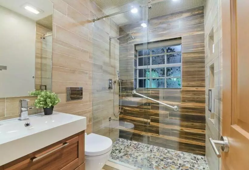 Oasis With Pool Spa Games 5br L21