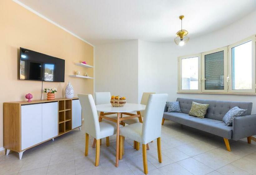 Civico 36   Pescoluse