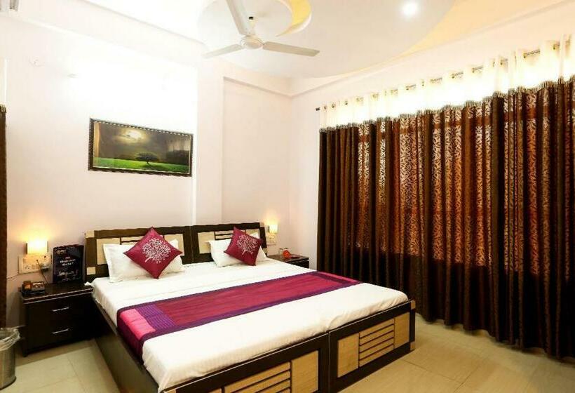 בית מלון כפרי Plaza Inn