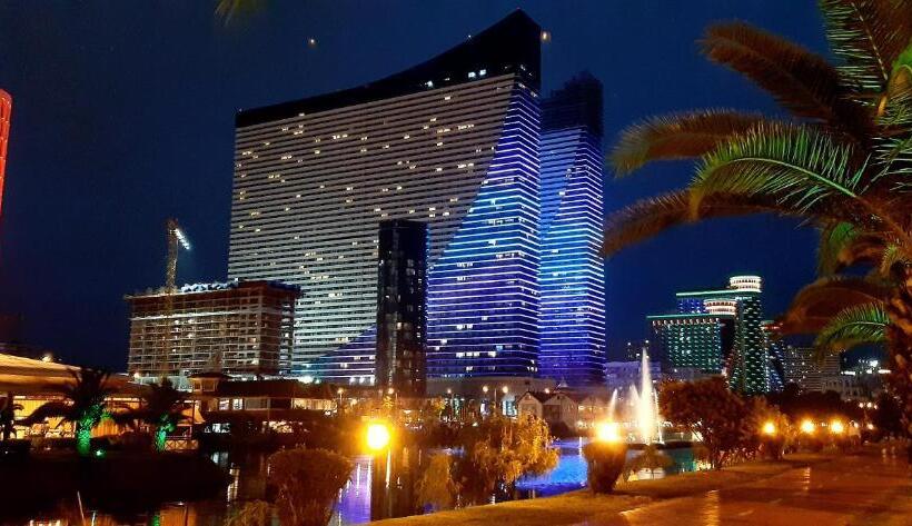 پانسیون Apartments Black Sea Resort Luxe